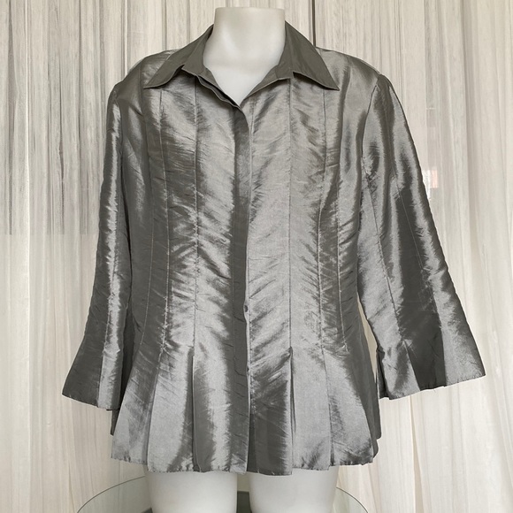 Vintage “Piano” metallic silver button down, 3/4 length sleeves, fitted, pleats - Picture 1 of 14